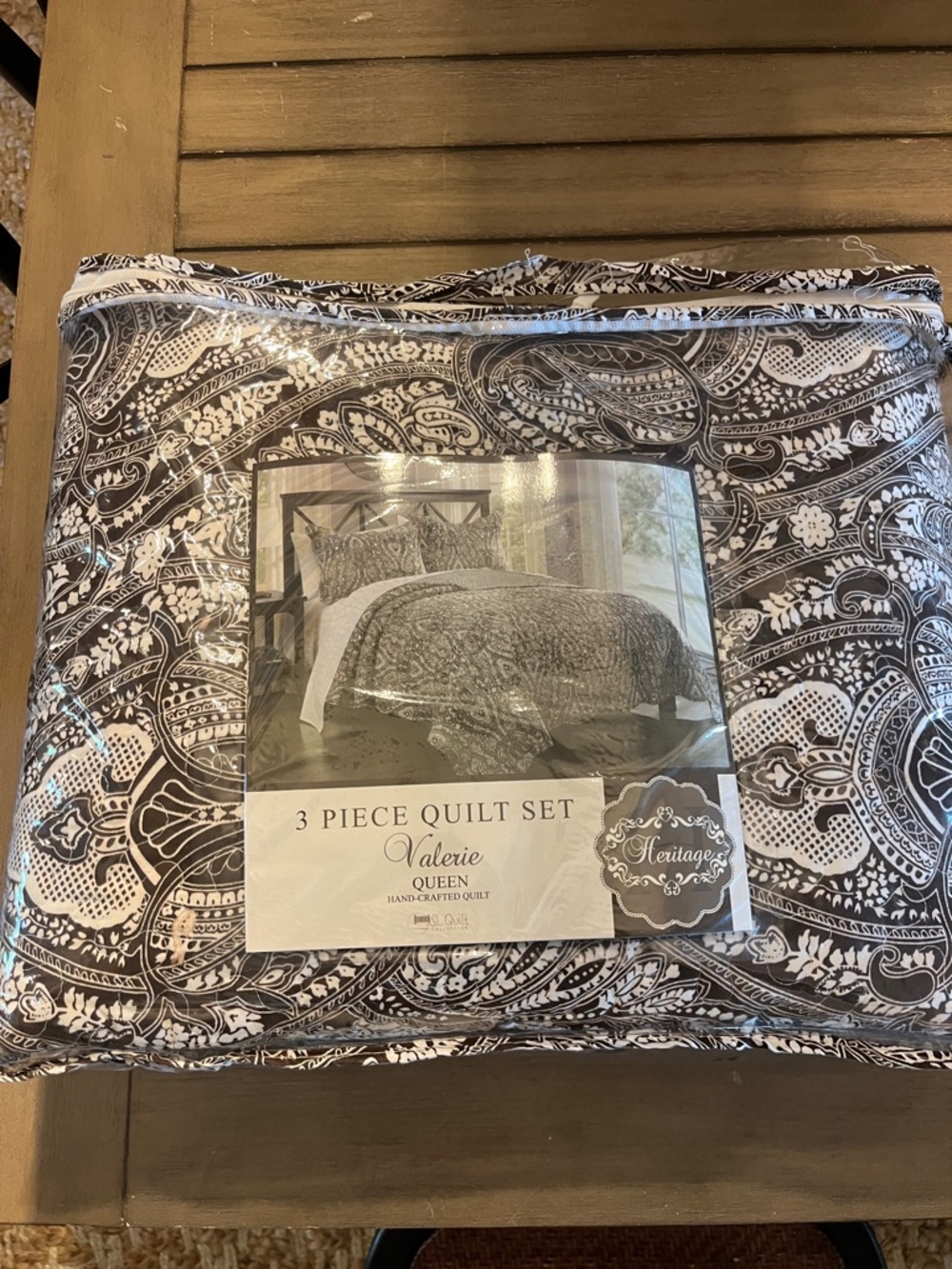 Brand New Heritage Valerie 3-Piece Quilt Set - Dark Brown & White